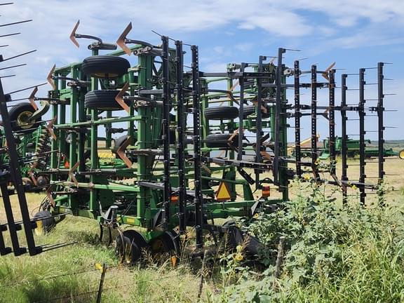 Image of John Deere 2410 equipment image 2