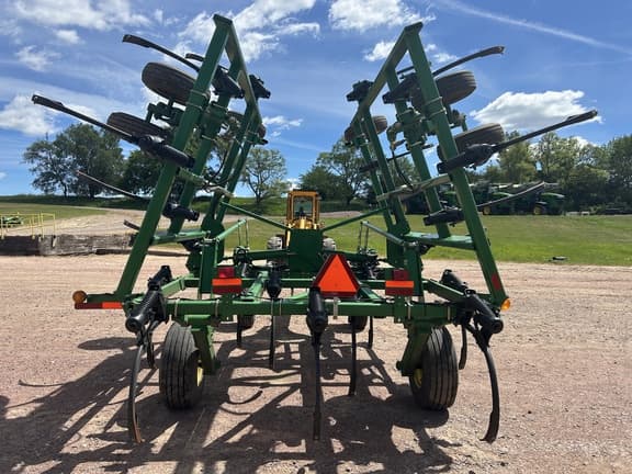Image of John Deere 2410 equipment image 4