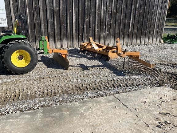 Image of John Deere 3320 equipment image 4