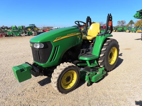 Image of John Deere 3720 equipment image 2