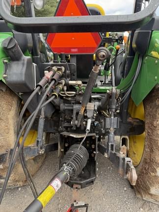 Image of John Deere 5325 equipment image 4