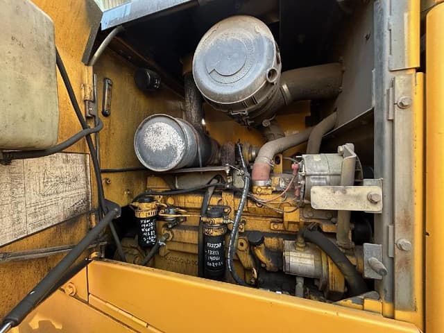 Image of John Deere 544J equipment image 4