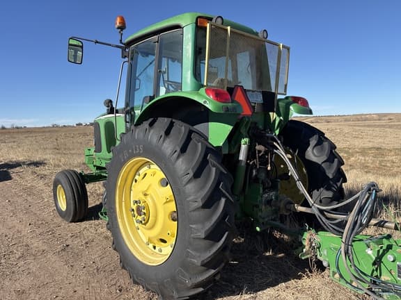 Image of John Deere 7420 equipment image 3