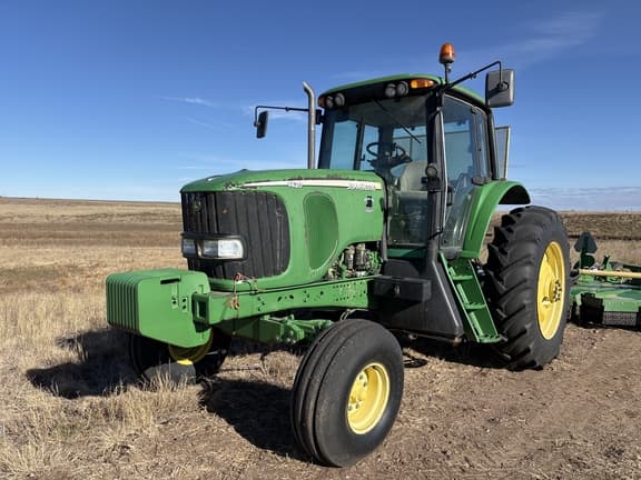 Image of John Deere 7420 equipment image 1