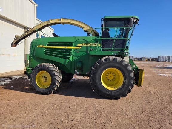Image of John Deere 7500 equipment image 4