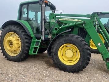 Main image John Deere 7520