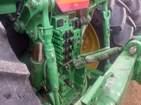 Image of John Deere 7920 equipment image 3