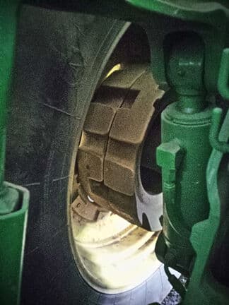 Image of John Deere 8320 equipment image 1