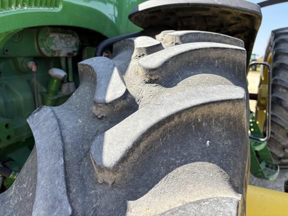 Image of John Deere 8420 equipment image 3