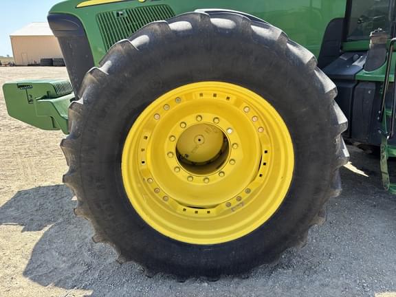 Image of John Deere 8420 equipment image 1