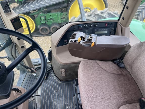 Image of John Deere 8420 equipment image 3