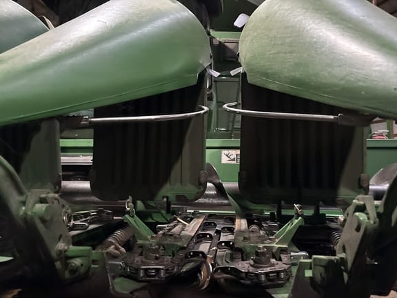 2005 John Deere 893 Equipment Image0