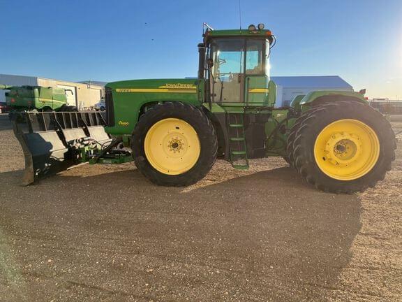 Image of John Deere 9220 equipment image 1