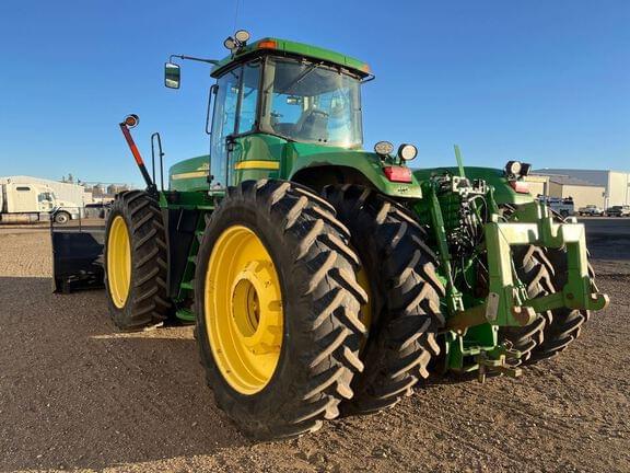 Image of John Deere 9220 equipment image 2