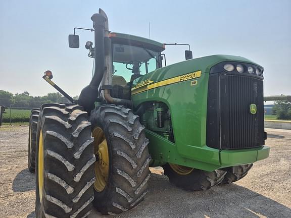 Image of John Deere 9220 equipment image 2