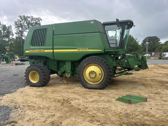 2005 John Deere 9760 STS Equipment Image0