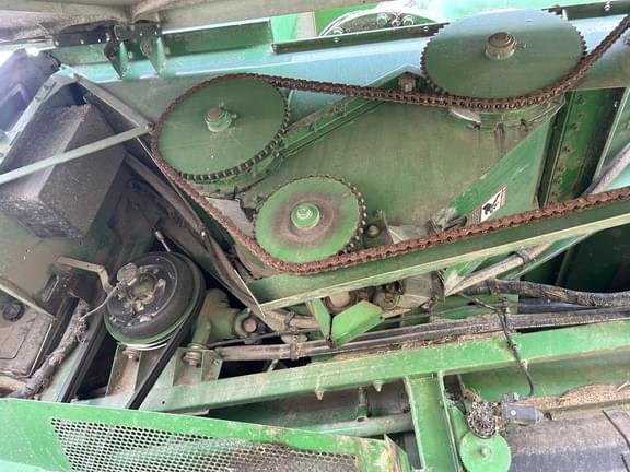 Image of John Deere 9760 STS equipment image 1