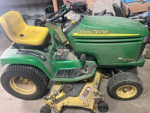 2005 John Deere GT245 Equipment Image0