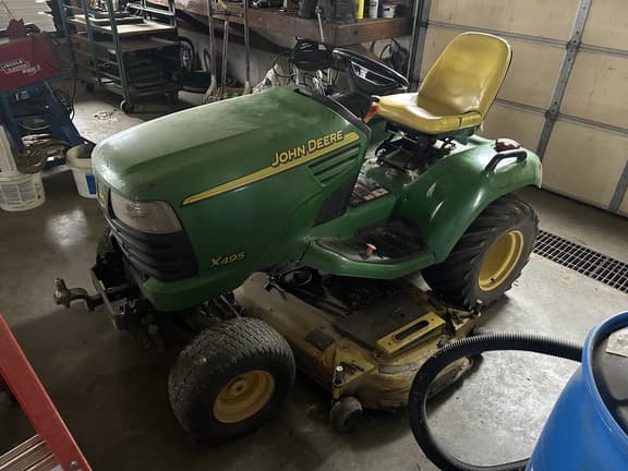 Image of John Deere X495 equipment image 1
