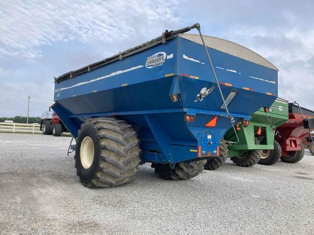 Image of Kinze 1050 equipment image 4