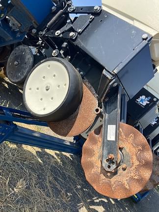 Image of Kinze 3600 equipment image 1