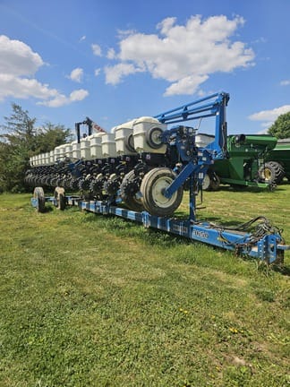 2005 Kinze 3650 Equipment Image0
