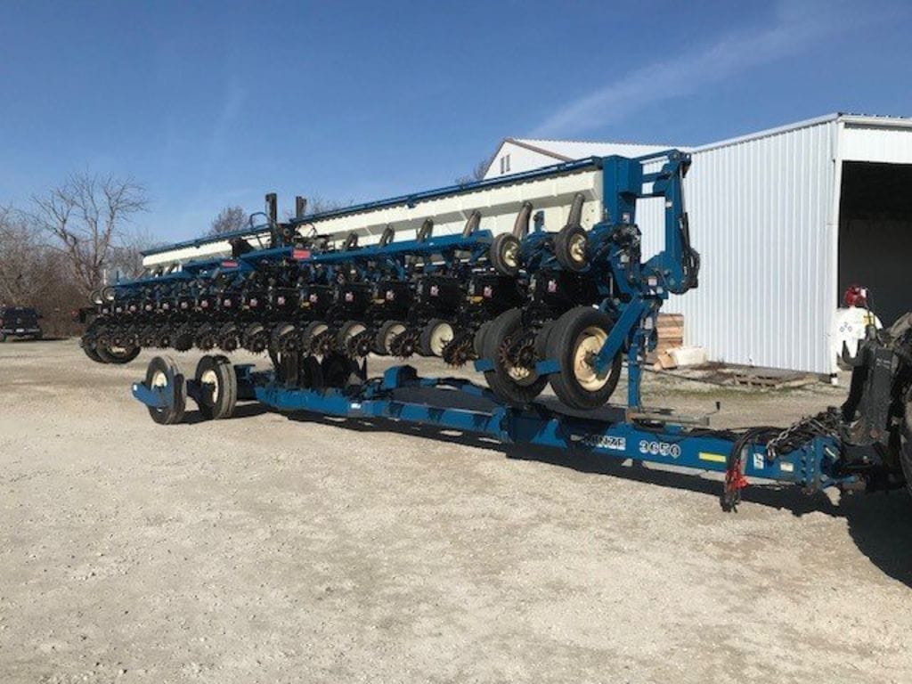 2005 Kinze 3650 Equipment Image0