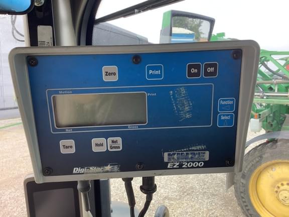 Image of Kinze 850 equipment image 4