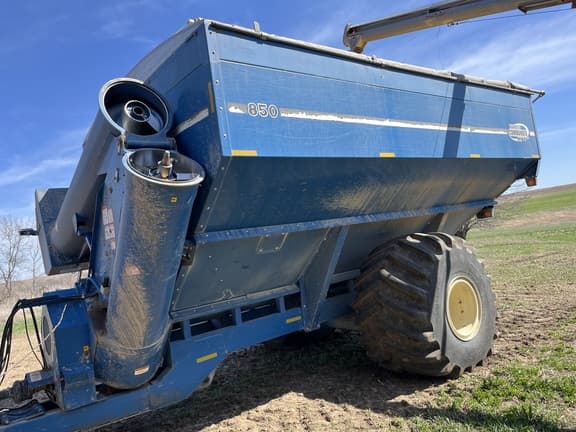 Image of Kinze 850 equipment image 3