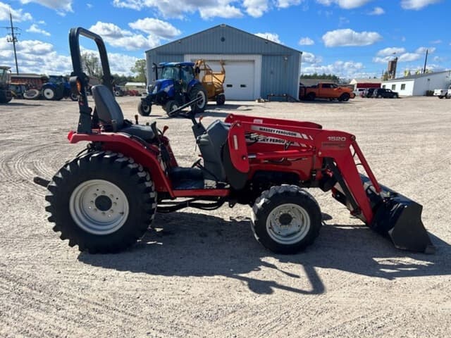 Image of Massey Ferguson 1528 equipment image 3
