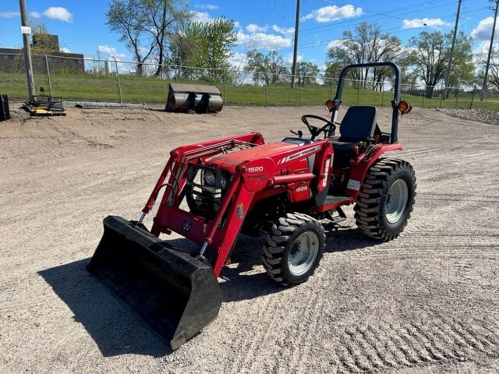 2005 Massey Ferguson 1528 Equipment Image0