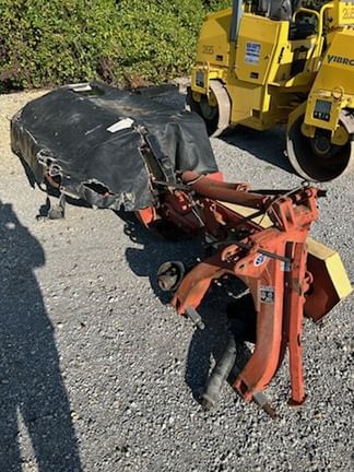 2005 New Holland 617 Equipment Image0