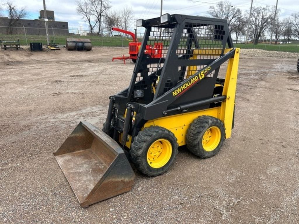 2005 New Holland LS120 Equipment Image0