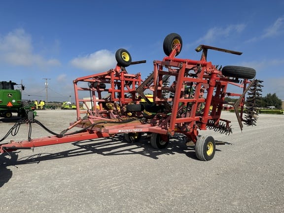 2005 Sunflower 3392-52 Equipment Image0