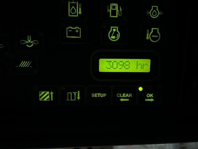 Image of Gleaner R65 equipment image 3