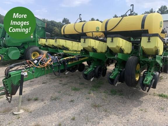 Image of John Deere 1760 Primary Image