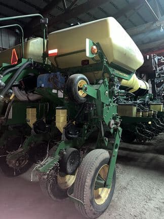 Image of John Deere 1770 equipment image 3