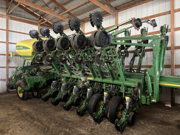 2006 John Deere 1790 Equipment Image0