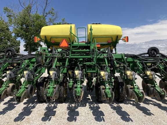 Image of John Deere 1790 equipment image 4