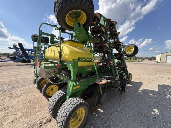 Image of John Deere 1990 equipment image 4