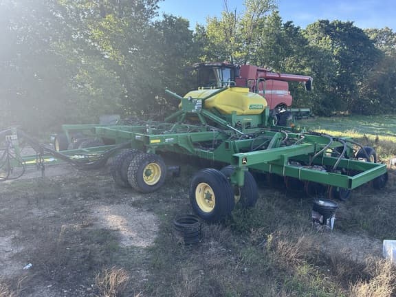 Image of John Deere 1990 Primary image