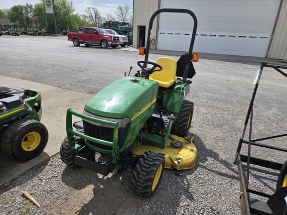 Image of John Deere 2305 Primary image