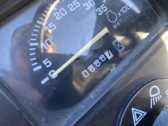 Image of John Deere 2305 equipment image 2