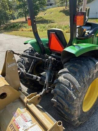 Image of John Deere 3203 equipment image 3
