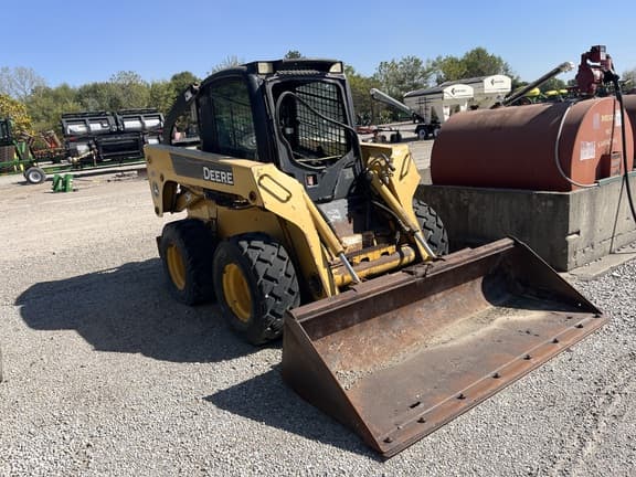 Image of John Deere 325 equipment image 1