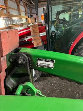 Image of John Deere 3320 equipment image 2