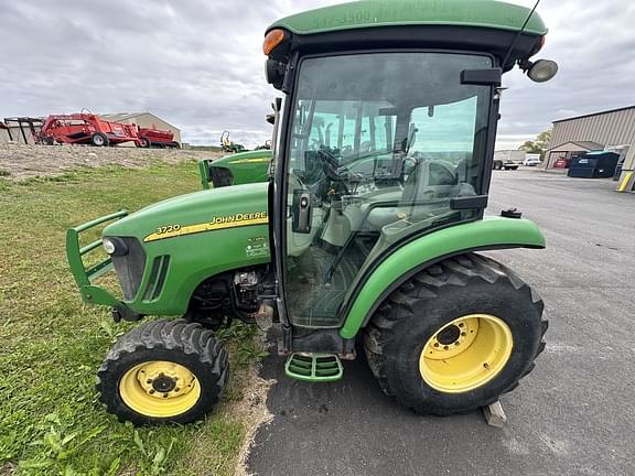 Image of John Deere 3720 equipment image 3