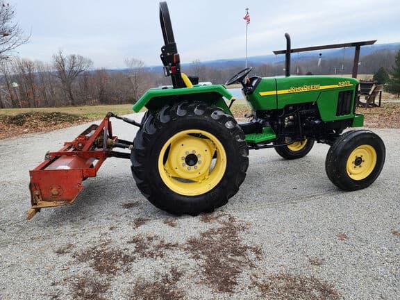 Image of John Deere 5203 equipment image 3