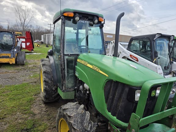 Image of John Deere 5525N equipment image 1