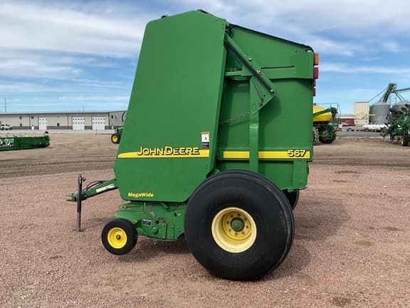 Image of John Deere 567 MegaWide equipment image 2